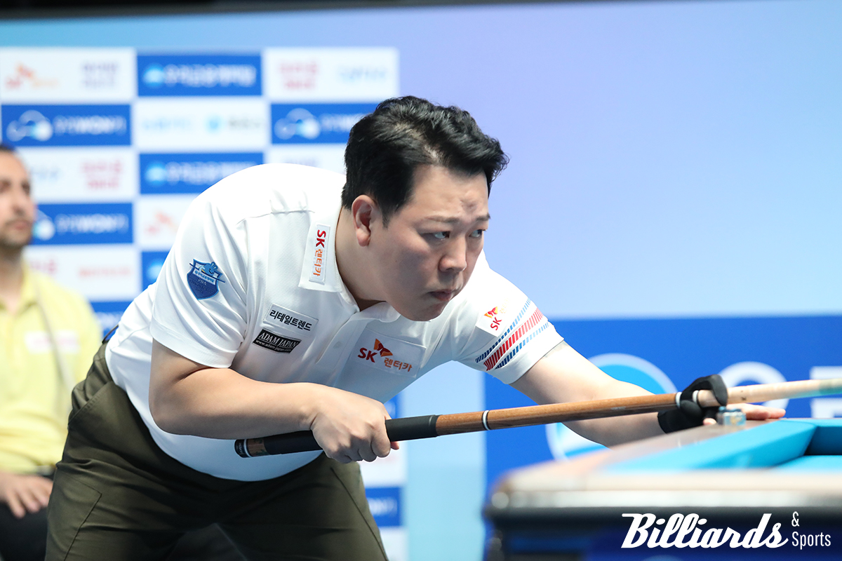 준결승에서 경기 중인 강동궁.