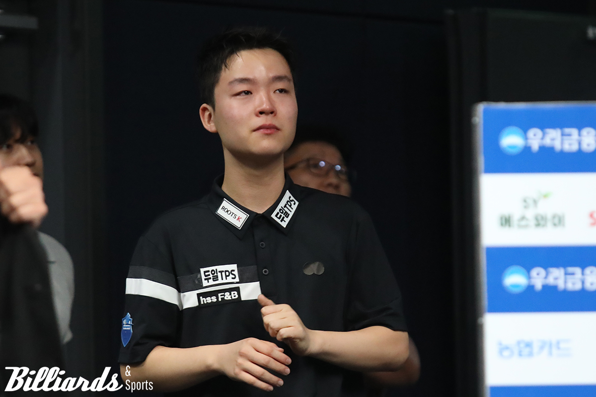 김영원은 결승전 경기 후 무대 뒤에서 남몰래 눈물을 흘렸다.