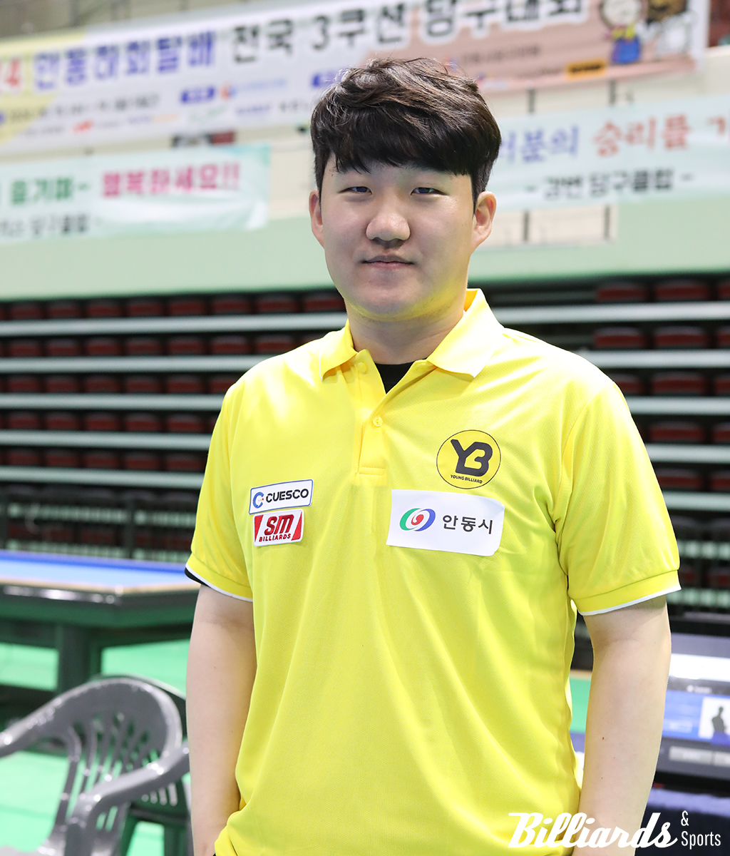 지난 안동에서 열린 전국대회에 동호인부에 출전해 입상한 김도헌이 모처럼 당구팬들을 만났다.