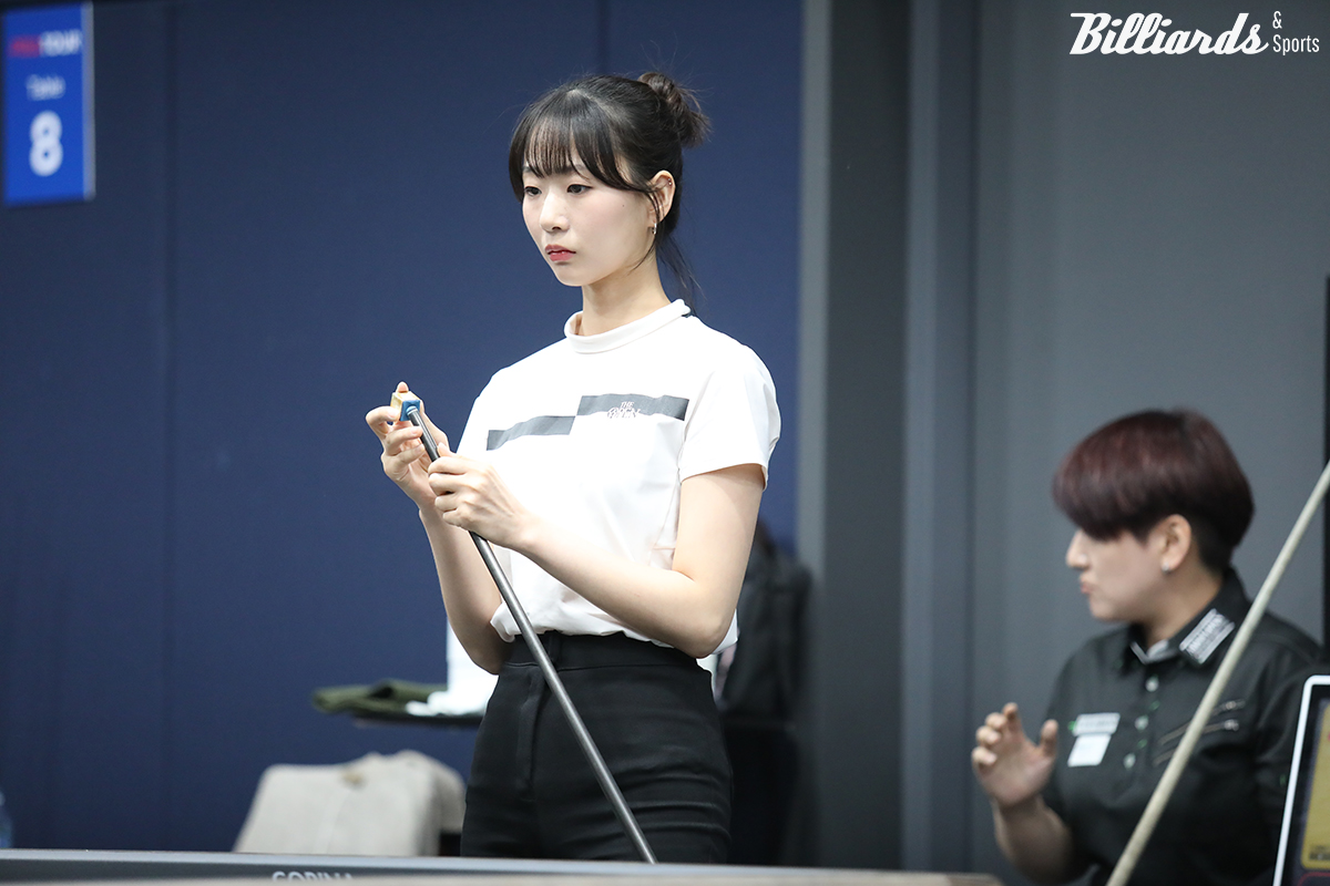 지난 개막전에서 2000년대생 선수들 중 유일하게 16강에 올랐던 전어람은 이번에도 64강에서 '투어 챔피언' 히가시우치 나쓰미(일본)를 제압하고 32강에 연달아 진출했다.