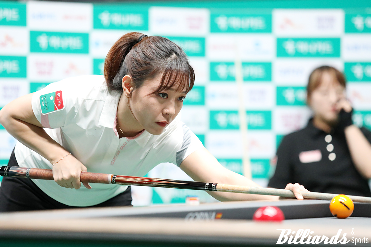 32강전에서 장혜리를 세트스코어 3-0으로 꺾은 임경진.