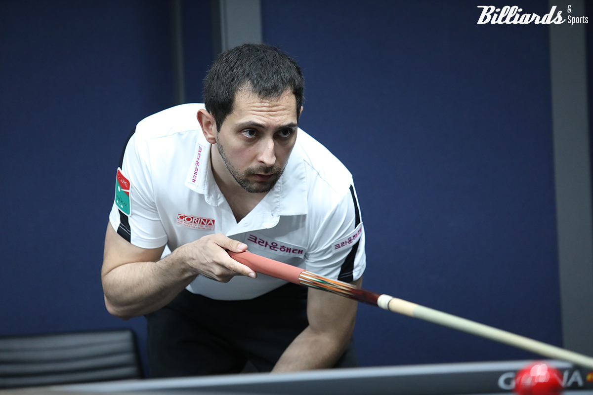 윤석현을 3-0으로 꺾고 32강에 진출한 다비드 마르티네스(크라운해태).