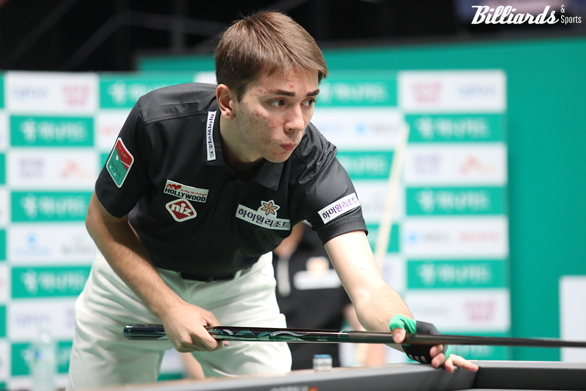 전날 64강전에서 'PBA 왕중왕' 조재호(NH농협카드)를 3-1로 꺾으며 '이변 중의 이변'을 연출한 하샤시는 이날 32강전에서 애버리지 0.704의 저조한 공격력으로 응우옌프엉린에게 완패했다.