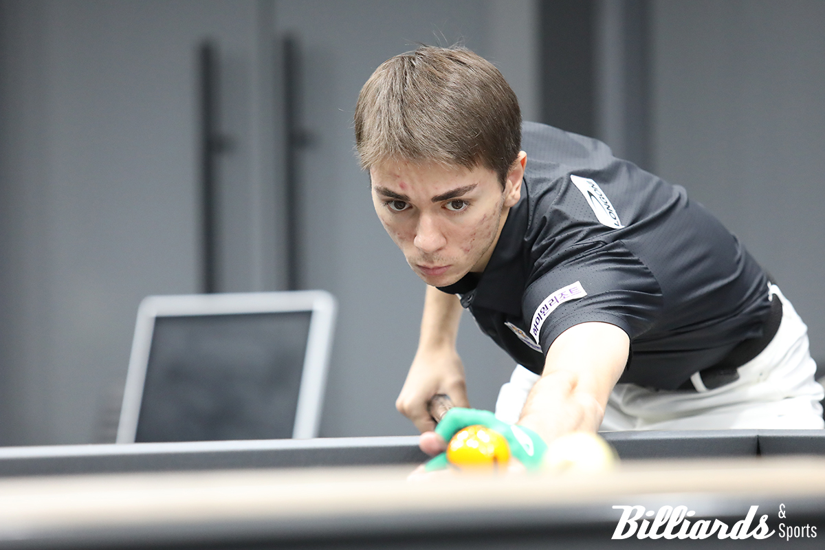 반면, 데뷔전에서 매서운 경기력으로 '10대 돌풍'을 주도한 부라크 하샤시는 32강에서 베트남의 응우옌프엉린에게 0-3으로 완패를 당하고 말았다.