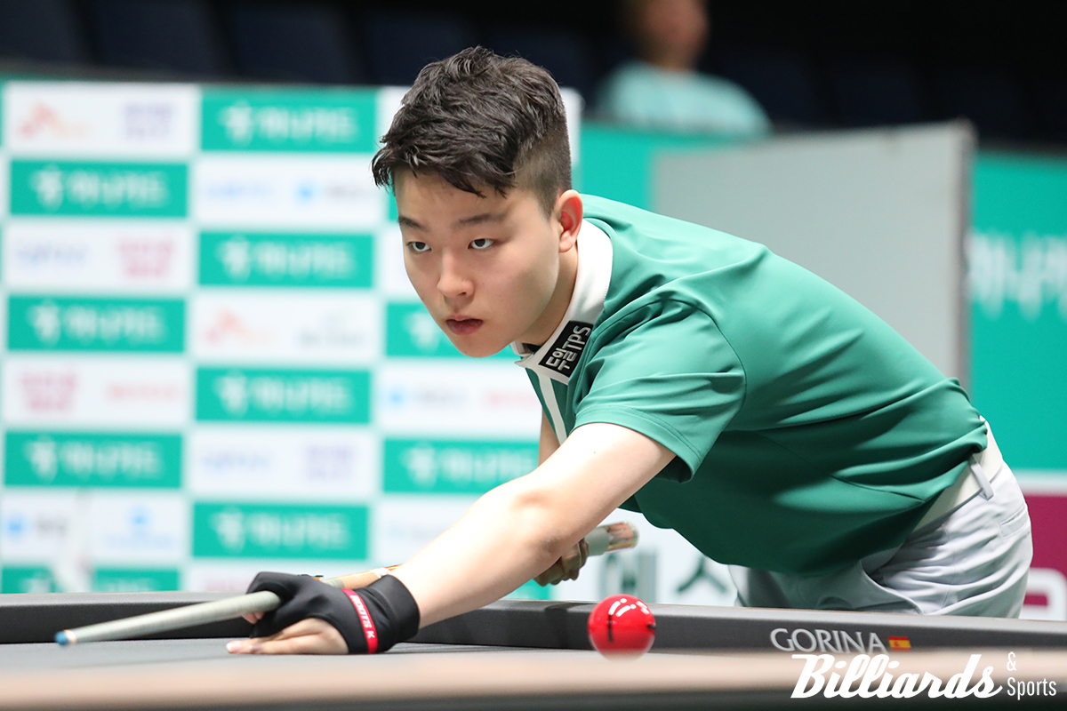 김영원은 팔라손을 상대로 1, 3세트를 따내며 세트스코어 2-1로 앞섰으나 마지막 두 세트를 막지 못했다.