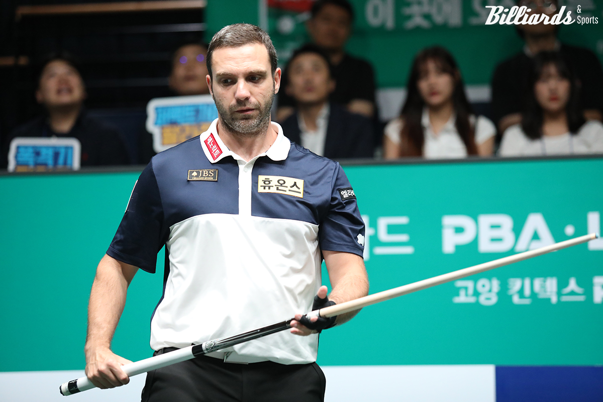 팔라손은 초반에 10점 이상 점수를 내며 강동궁을 압박했으나, 결정적인 순간에 뱅크 샷을 놓치면서 희비가 엇갈렸다.