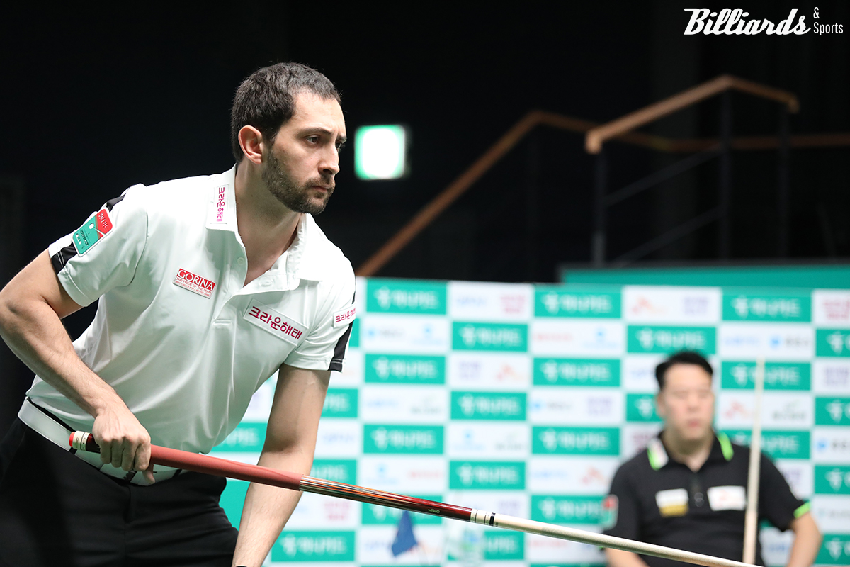 마르티네스는 결승에서 2세트까지 내주며 0-2로 불안하게 출발했다.