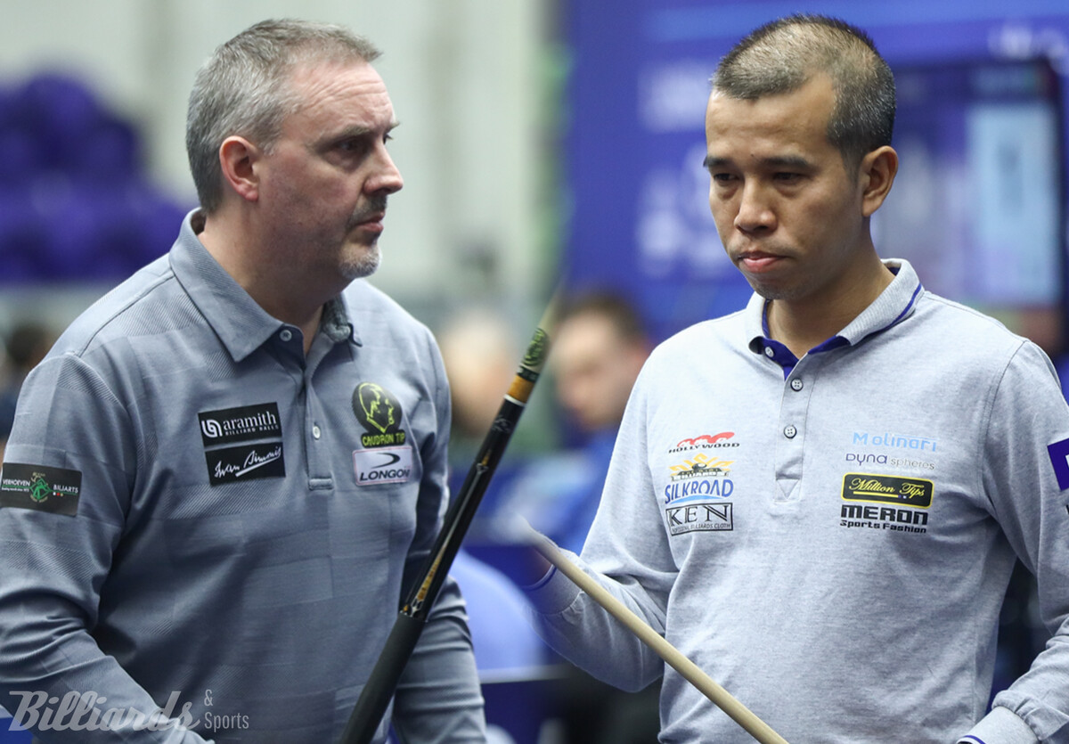 '구 프로당구 최강자' 프레데릭 쿠드롱(벨기에·왼쪽)과 '현 아마추어 세계랭킹 1위' 쩐뀌엣찌엔(베트남)이 '2024 포르투 3쿠션 당구월드컵' 32강 조별리그에서 세기의 대결을 벌였다.  사진=SOOP 제공  