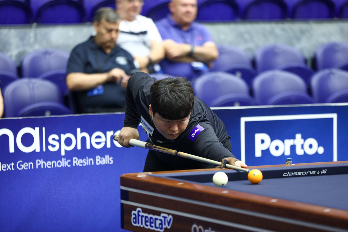 조명우는 경기 시작부터 8-2-14 등 불과 18분 만에 24:4로 앞서며 쩐뀌엣찌엔을 무너트렸다.