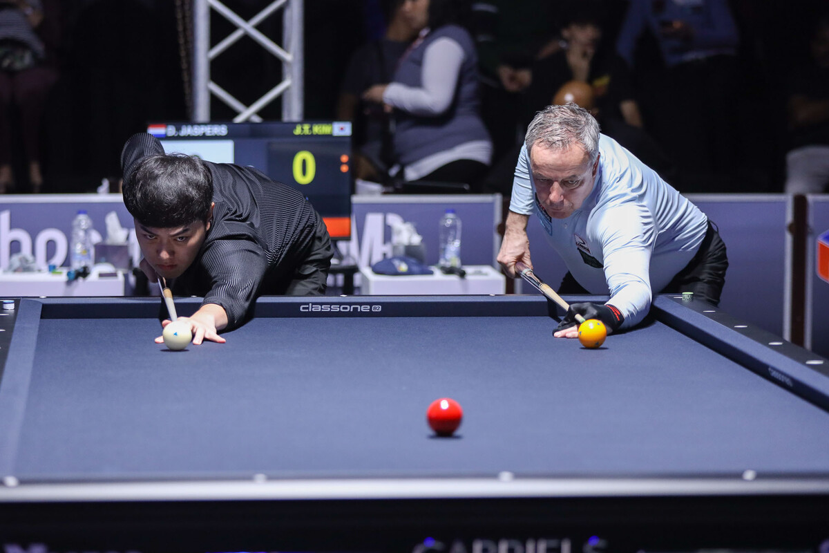 야스퍼스는 2023년 '샤름 엘 셰이크 당구월드컵' 결승에서 한국의 김준태(경북체육회)를 꺾고 통산 29승을 달성했다. 사진은 당시 결승전 뱅킹 장면.