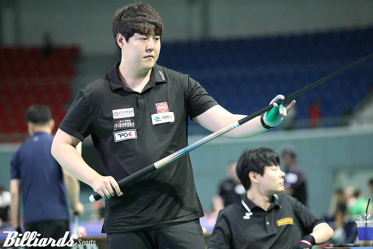 박상준을 꺾고 오랜만에 준결승에 오른 이범열