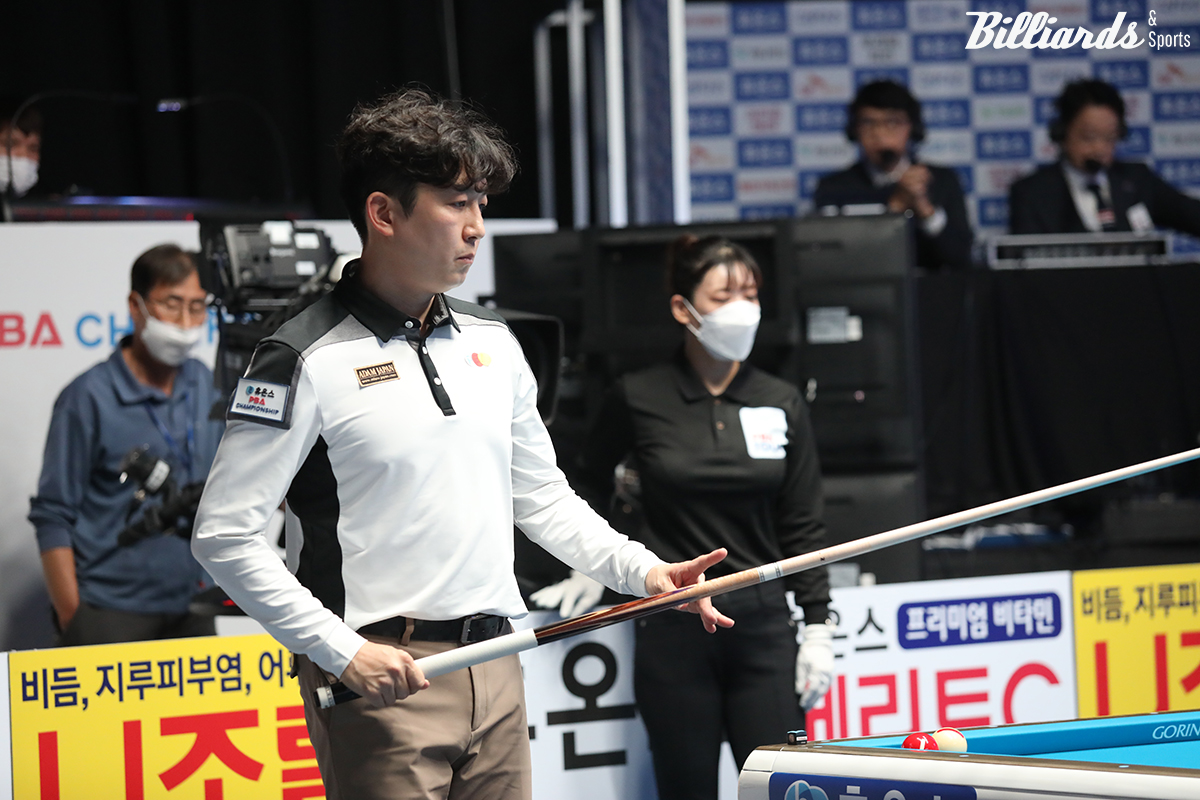 이선웅은 애버리지 3.000을 기록하며 64강에 올라왔고, 오늘(29일) 열린 64강전에서도 승리를 거두고 32강에 진출했다.