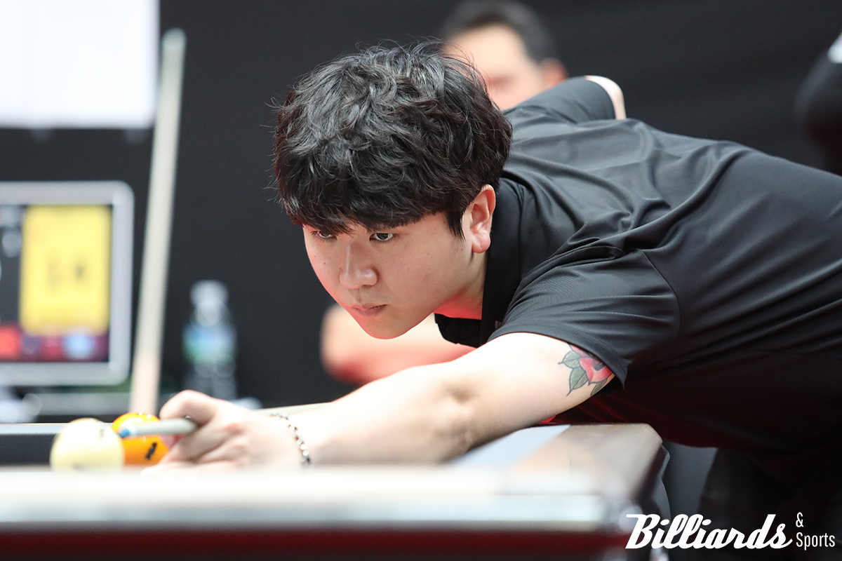 또 다른 준결승에서 김일국을 꺾고 결승에 오른 이태희가 조방연과 최종 결승전을 치른다.