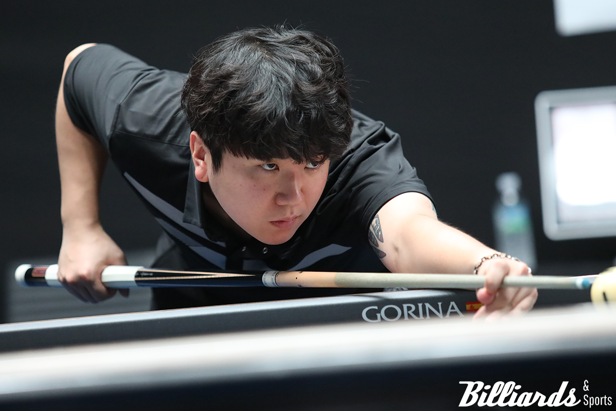 '대선배' 조방연과 팽팽한 접전을 벌인 이태희가 결국 5세트 7:7에서 11:8로 승리하며 최종 우승을 차지했다.