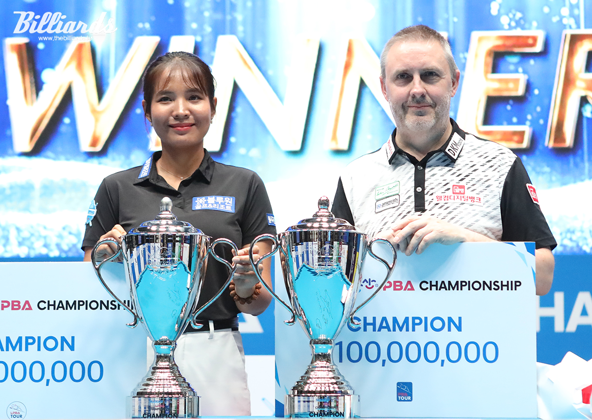 쿠드롱이 공격을 받았다고 밝힌 사건의 발단이 된 당시 우승자 기념촬영 사진.