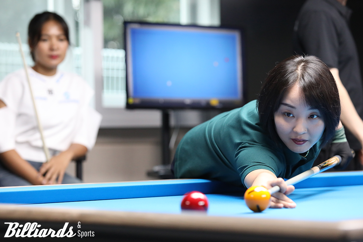 이유주는 스롱과 합작해 1, 2, 3세트를 연달아 차지하며 세트스코어 3-0의 리드를 벌였다.