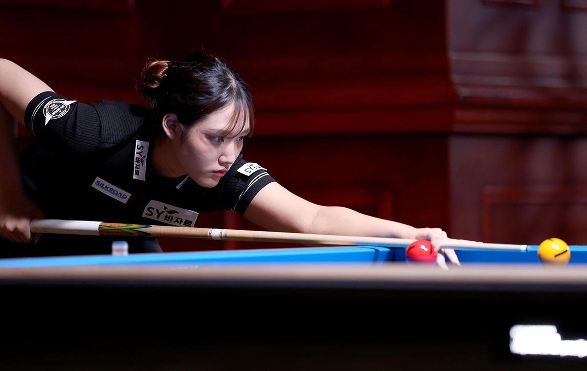 권발해가 경기 초반 분위기를 리드했으나 서한솔의 막판 뒤집기에 당하고 말았다. 서한솔과 대결 중인 권발해. 