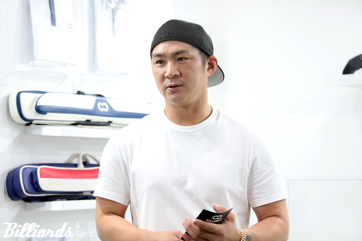 '빌리니티' 런칭쇼 현장을 방문한 야구선수 오지환.