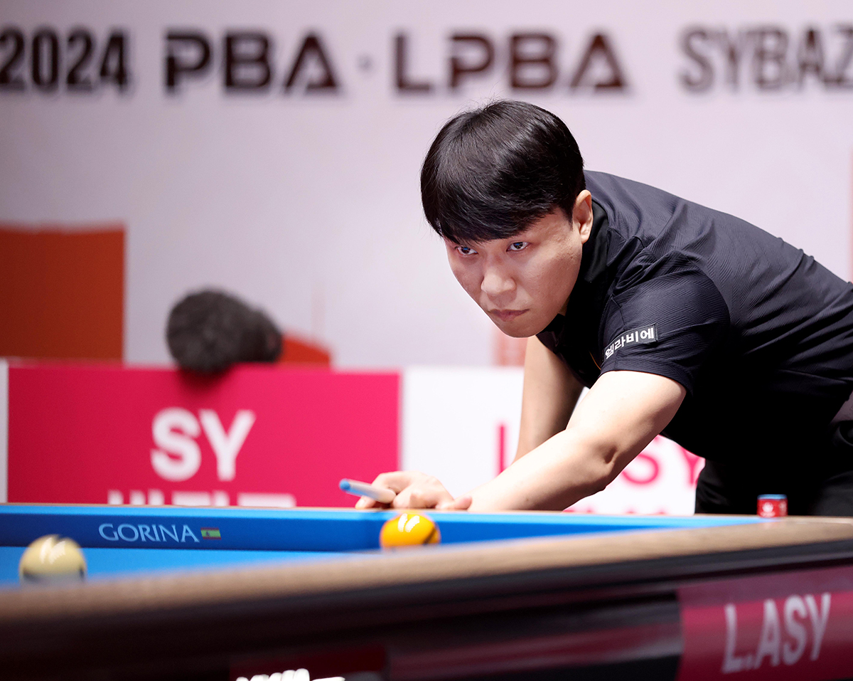 '승부사' 최성원(휴온스)은 128강전에 이어 64강전도 가볍게 승리를 거두며 32강에 진출했다. PBA 제공