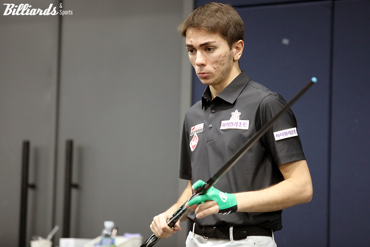 하샤시는 10:13으로 지고 있던 3세트 승부처에서 2-3 연속타로 15:10 역전에 성공했다.