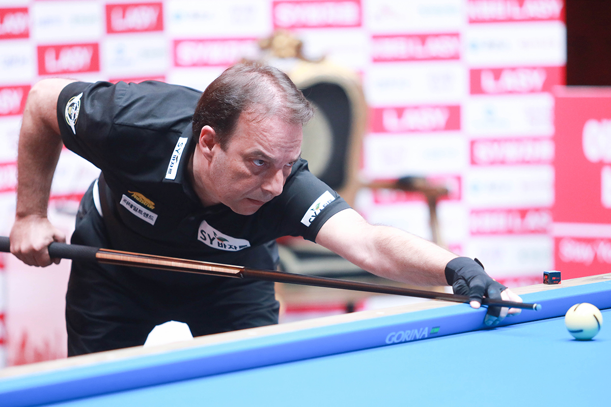 산체스는 프로당구 첫 8강 진출이 걸린 이번 승부에서 강동궁을 제압하고 본격적인 부활의 시동을 걸었다.