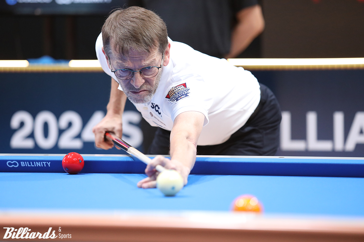 블롬달은 첫 타석부터 9-6-1 연속타를 올리며 선두로 치고 나갔고, 전반에 26타와 83점을 득점하고 1위를 차지했다.