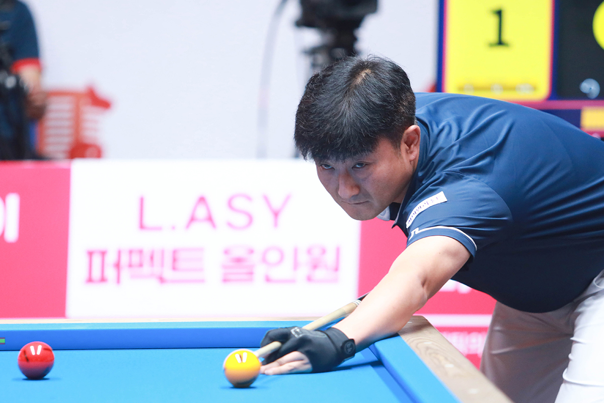 이충복은 이번 대회에서 프로당구 첫승을 따내며 8강까지 올라와 산체스와 준결승 진출을 다투게 됐다.