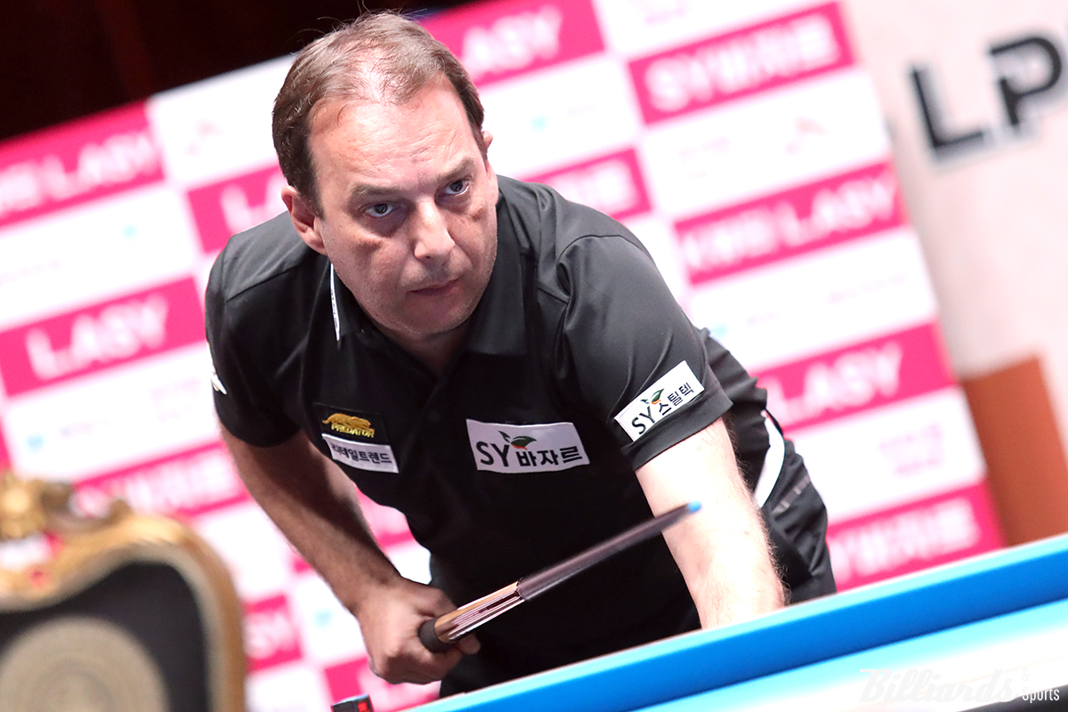 산체스는 전날 열린 8강전에서 '부활 동기' 이충복(하이원리조트)을 세트스코어 3-0으로 꺾고 이번 준결승에 올라왔다.