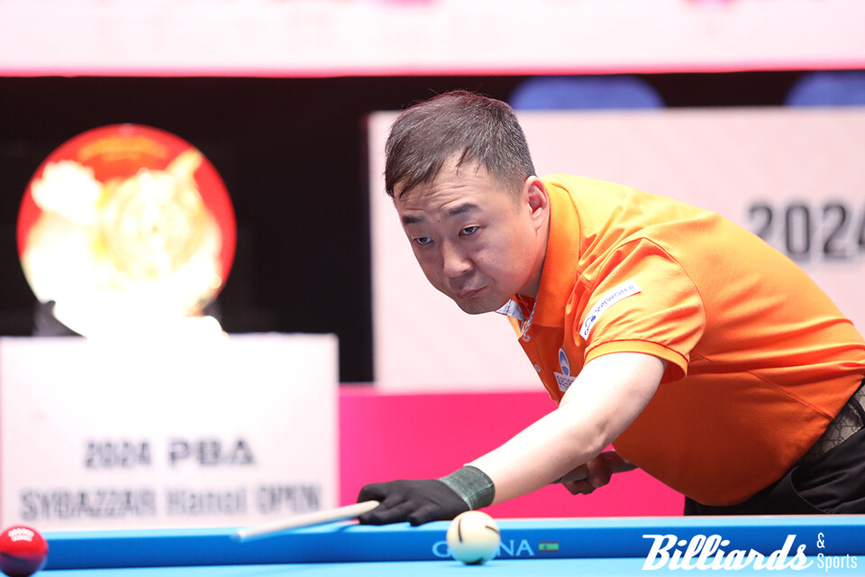 엄상필이 '팀 동료' 강민구를 꺾고 5년여 만에 결승에 진출했다. 사진=하노이/이용휘 기자