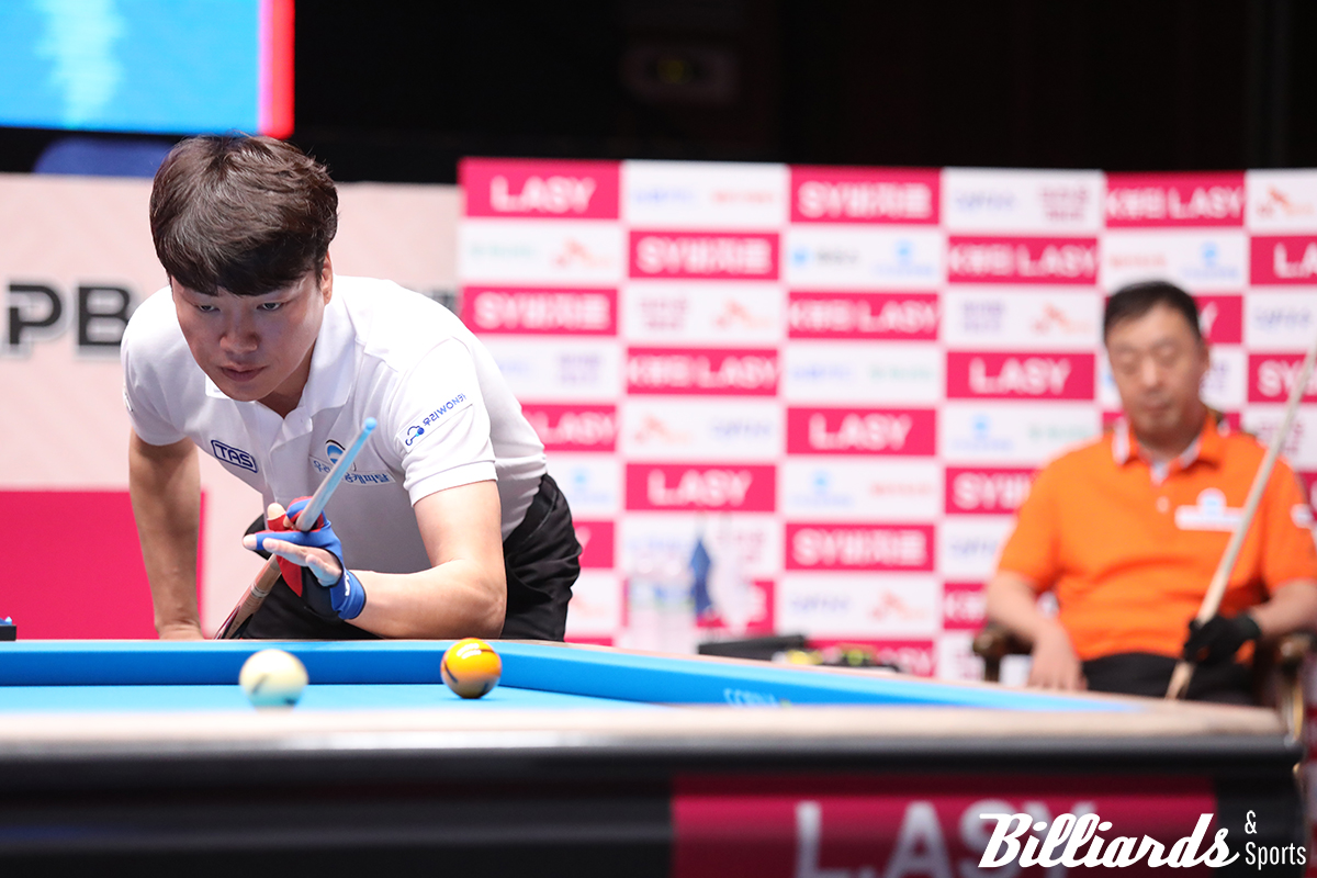 강민구가 엄상필과 준결승에서 맞대결을 벌이고 있다.