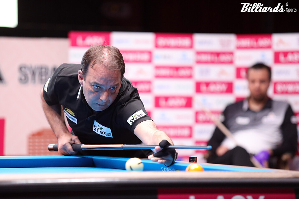 '3쿠션 사대천왕' 다니엘 산체스(에스와이)가 소속 팀 스폰서 대회인 '2024 PBA 에스와이 바자르 하노이 오픈' 결승에 진출하며, 프로당구 개인 최고 성적을 달성했다.  사진=하노이/이용휘 기자