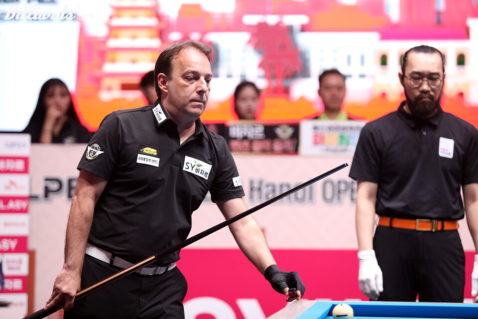 산체스는 1세트를 내준 뒤 2세트부터 역전승을 거두는 등 내리 세 세트를 이겨 4-1로 결승 진출에 성공했다.