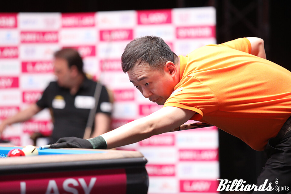 다니엘 산체스와 첫 우승 트로피를 놓고 승부를 겨루고 있는 엄상필.