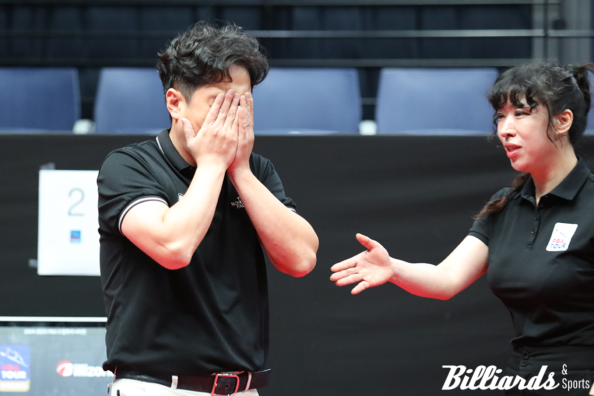 짜릿한 역전승으로 결승에 진출한 김민건이 얼굴을 감싸안고 있다.  사진=고양/이용휘 기자 