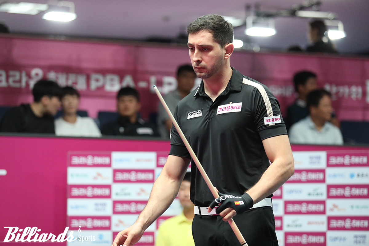 크라운해태의 주장 김재근과 동시에 64강 진출을 확정한 다비드 마르티네스.