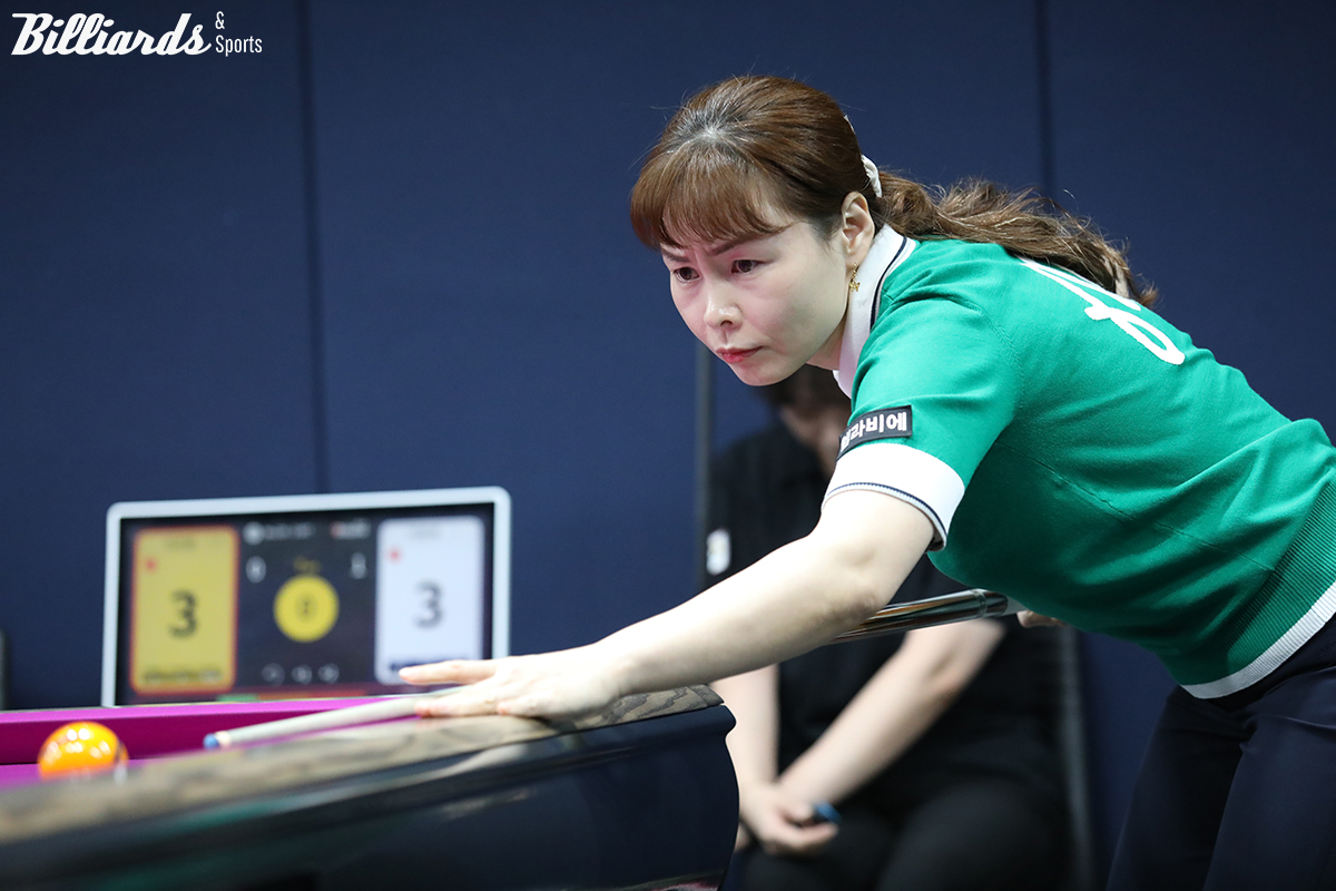 이윤애의 돌풍에 일격을 맞아 32강에서 탈락한 '세계선수권자' 이신영(휴온스).