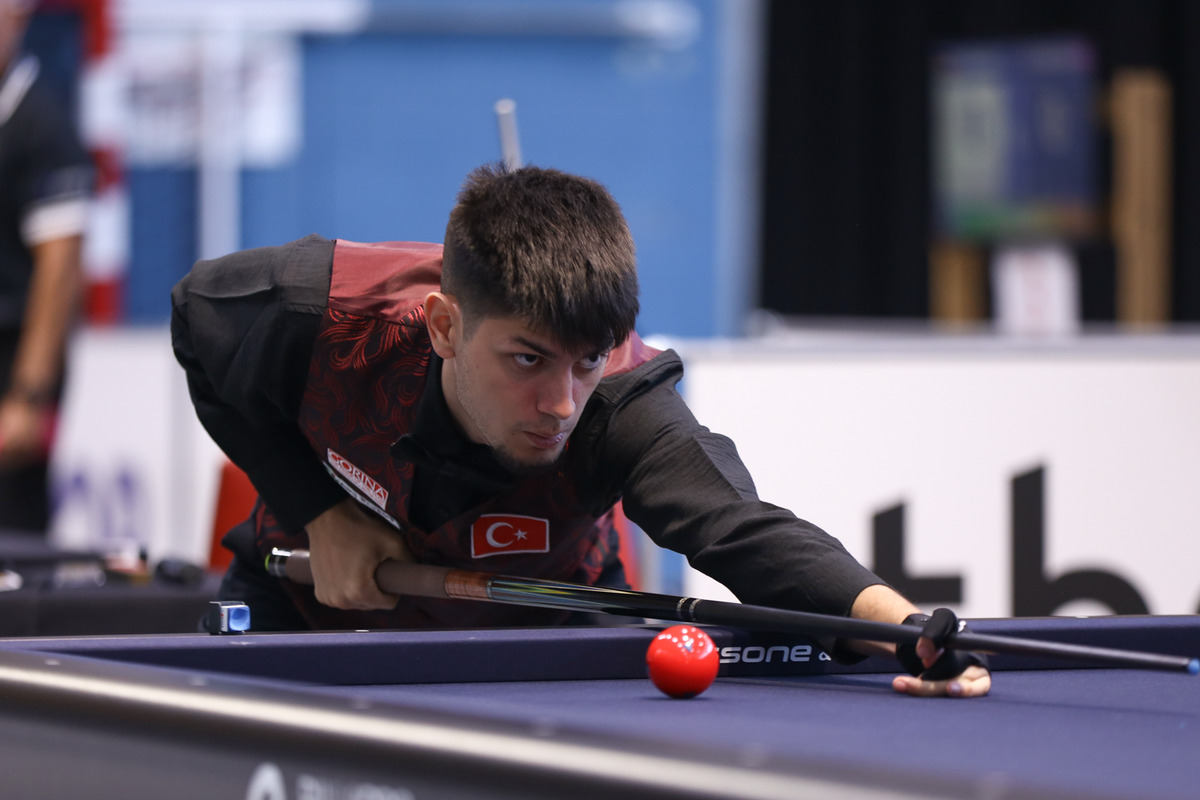 출전 선수 중 최고 기량으로 조별리그 종합순위 1위에 오르며 우승 후보로 거론되는 세이멘 외즈바시(튀르키예).