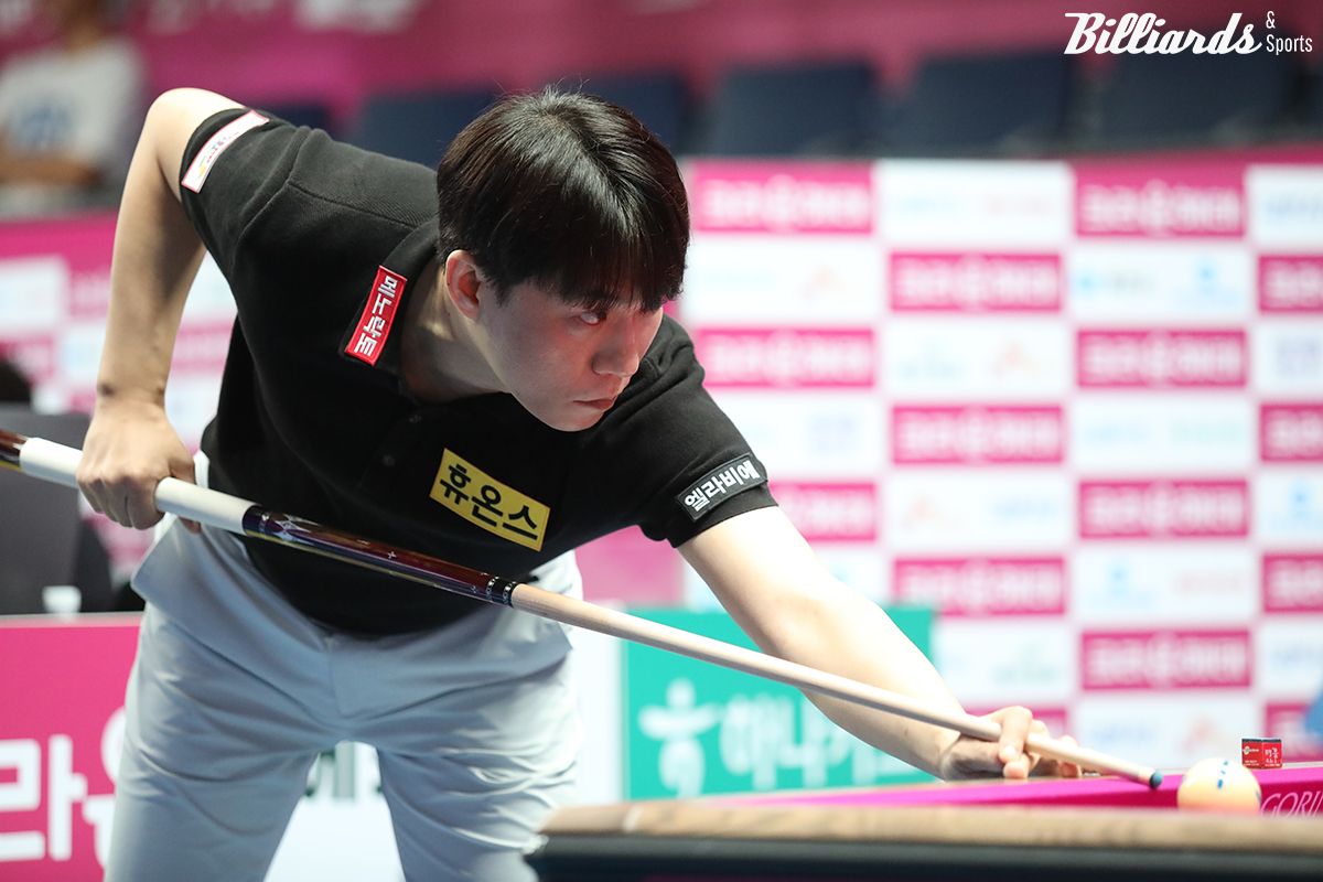 세트스코어 1-2에서 4세트를 따내 동점을 만든 최성원은 5세트에 10:9로 역전하며 마지막 1점만 남겨두었다.