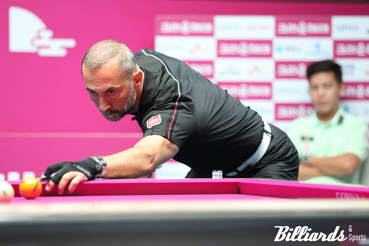 8강에서 세미 사이그너가 응우옌프엉린과 대결하고 있다.