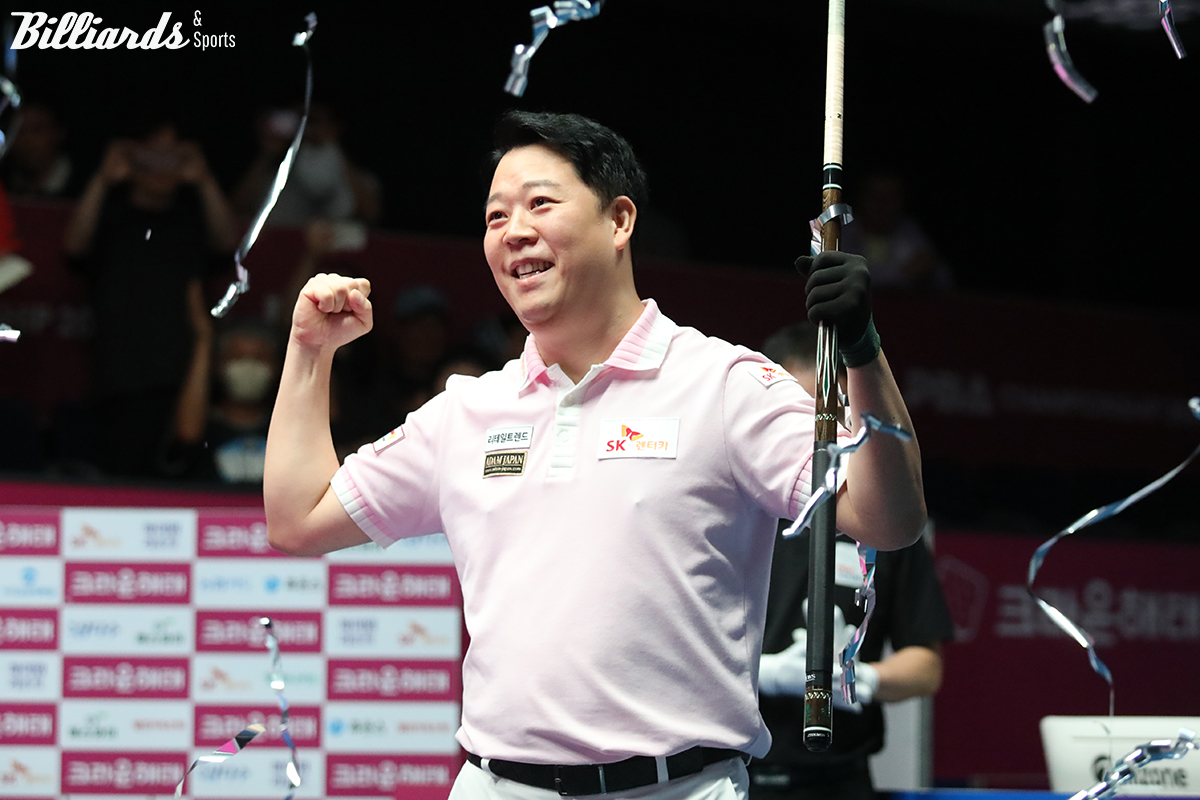 '헐크' 강동궁(SK렌터카)이 프로당구 4차 투어 '크라운해태 챔피언십' 결승에서 무라트 나지 초클루(하나카드)를 4-3으로 꺾고 우승을 차지했다.  사진=고양/이용휘 기자