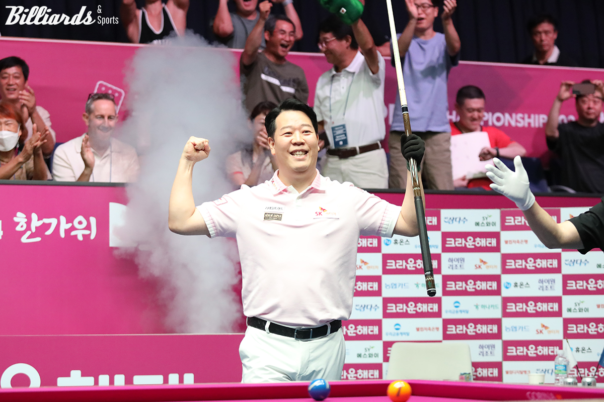 우승 세리머니를 하는 강동궁.