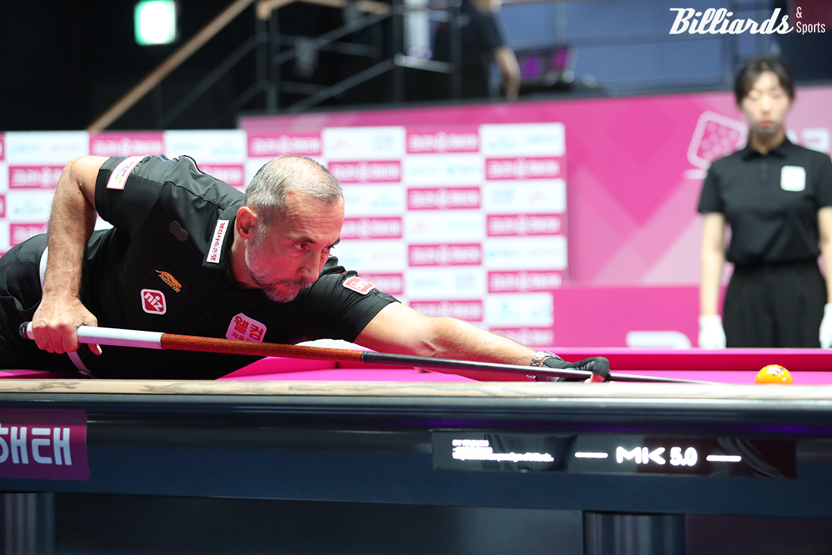 첫 퍼펙트큐를 성공한 세미 사이그너(웰컴저축은행).