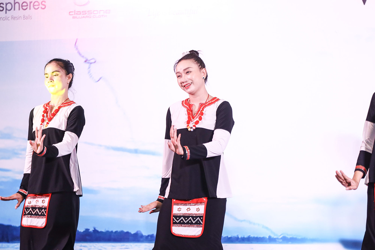 다양한 공연으로 개막식의 열기를 더욱 뜨겁게 달궜다.