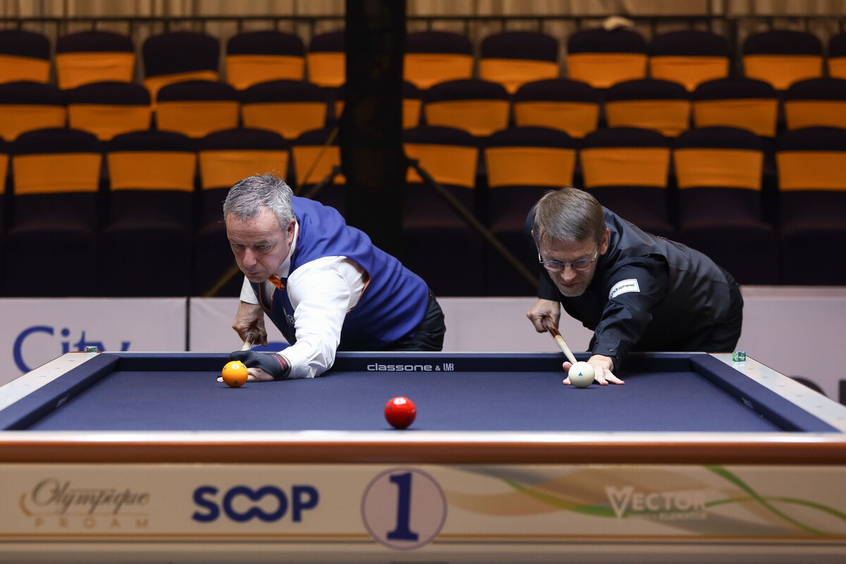 두 선수는 이번 세계선수권에서 처음 32강에서 만났고, 지난 5차례 승부는 모두 8강전에서 벌여 야스퍼스가 3승 2패로 앞섰다.