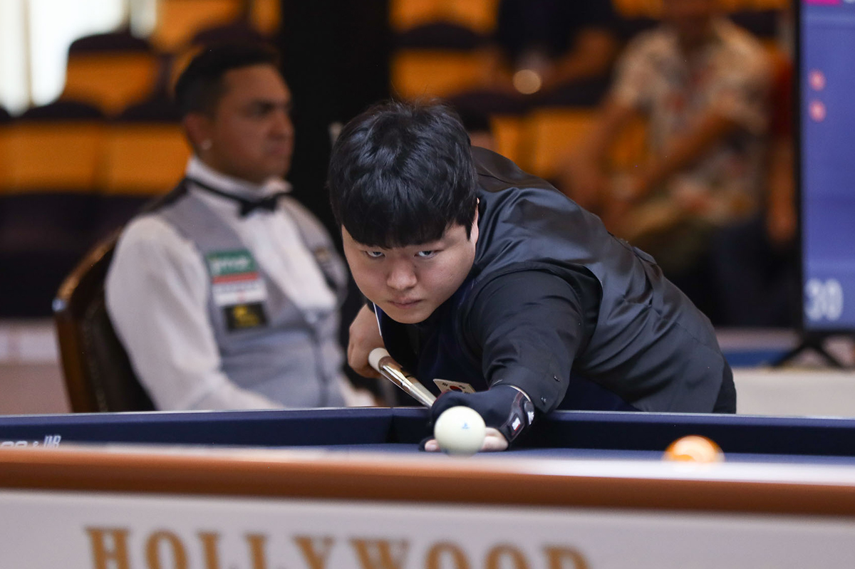 16강 대결 중인 조명우.