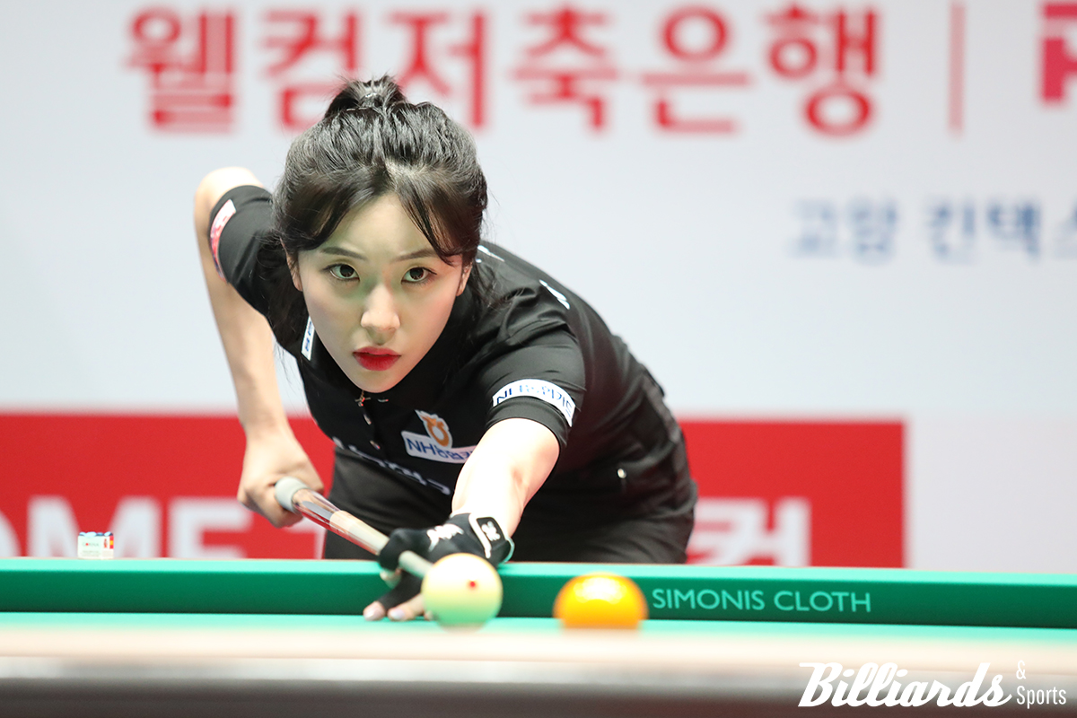 정수빈(NH농협카드)이 PBA 팀리그 3라운드 2세트 여자복식에서 5전 전승을 거두고 팀 승리를 도왔다. 사진=고양/이용휘 기자