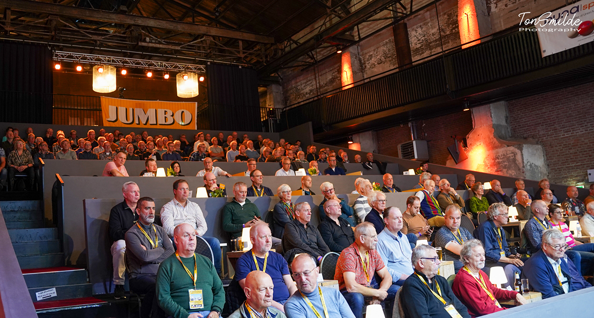 베겔 당구월드컵을 보기 위해 모인 관중들