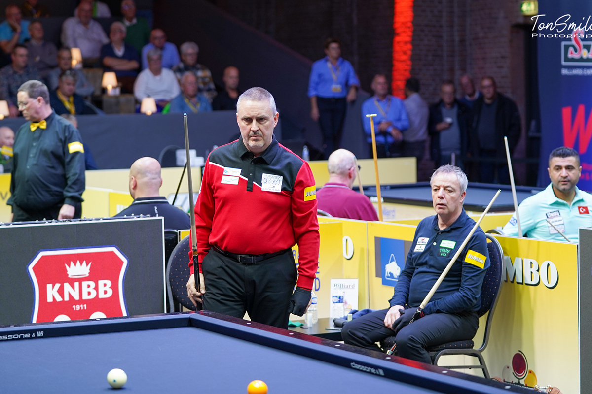 프레데리크 쿠드롱(벨기에)과 딕 야스퍼스(네덜란드)의 '전설 대 전설'이 '베겔 당구월드컵' 최종예선에서 성사됐다. 이 대결에서 두 선수는 40:40(20이닝)으로 무승부를 기록했다. 사진=Ton Smilde