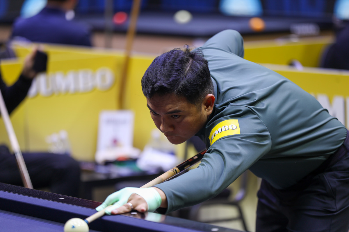 세계선수권 준우승자 쩐타인룩(베트남)은 16강전에서 톨가한 키라즈(튀르키예)를 꺾고 8강에 진출했다.