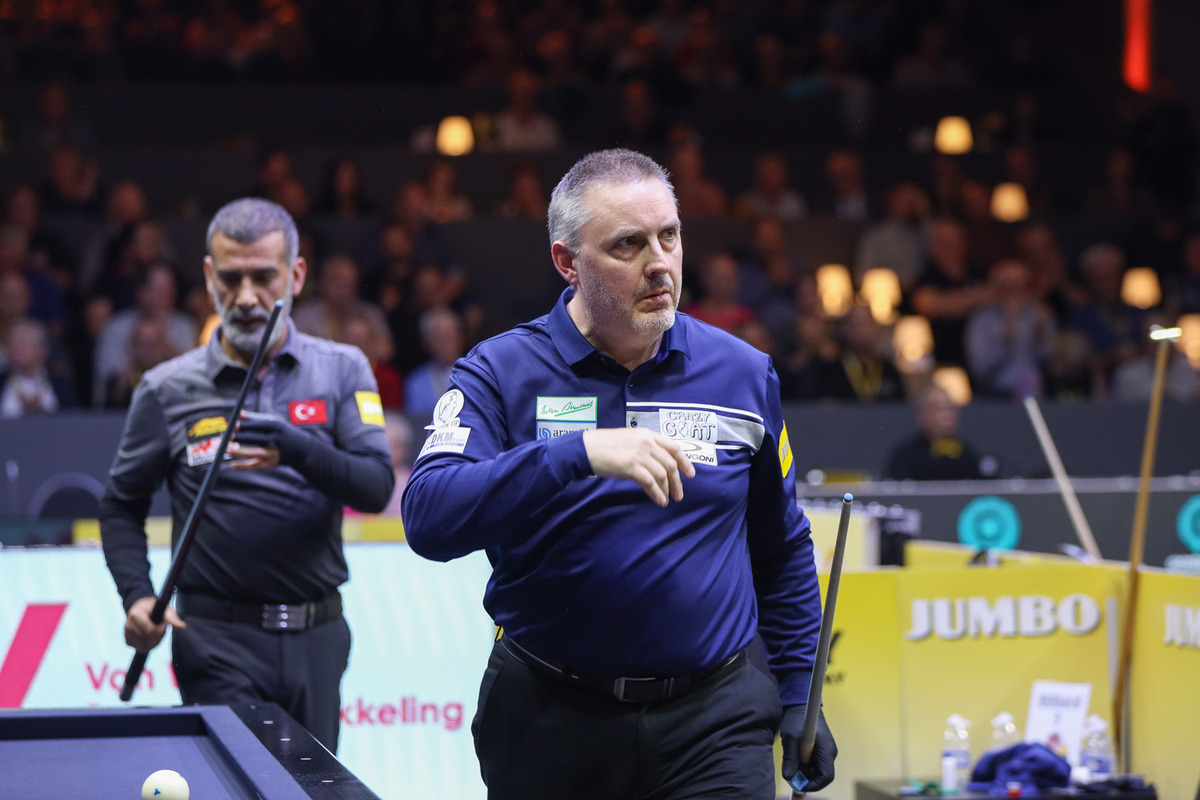 프레데리크 쿠드롱(벨기에)이 3쿠션 당구월드컵에서 2회 연속 준결승 진출에 성공했다. 반면, 딕 야스퍼스(네덜란드)는 8강에서 베트남의 응우옌쩐타인뚜에게 패해 탈락하면서 준결승에서 쿠드롱과 재대결은 성사되지 않았다.  사진=SOOP 제공